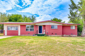 Convenient Family Home Less Than 3 Mi to Fort Sill!
